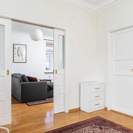 Classy Flat,2-br,private Parking,smart Tv Апартаменты