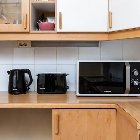 Classy Flat,2-br,private Parking,smart Tv * Reval