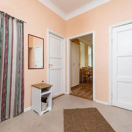 Classy Flat,2-br,private Parking,smart Tv Апартаменты *