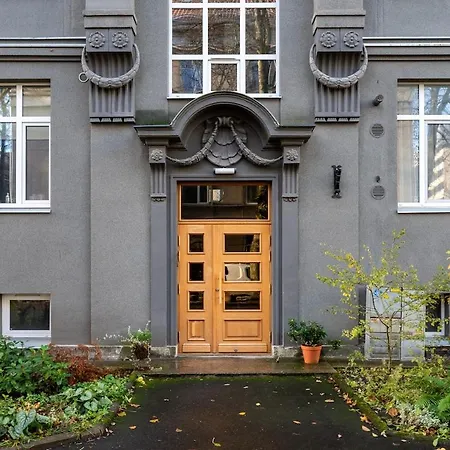 Classy Flat,2-br,private Parking,smart Tv Apartman