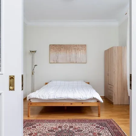 Classy Flat,2-br,private Parking,smart Tv