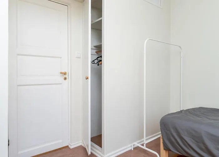 Classy Flat,2-br,private Parking,smart Tv