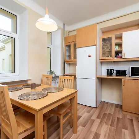 Classy Flat,2-br,private Parking,smart Tv