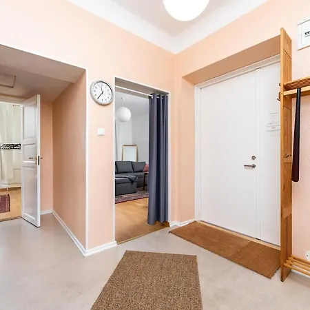 Apartament Classy Flat,2-br,private Parking,smart Tv