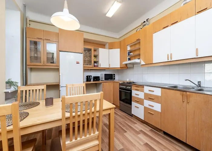 Classy Flat,2-br,private Parking,smart Tv Apartament *